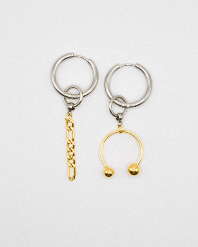 Miniature du produit Boucles d’Oreilles Asymétriques en Acier Inoxydable avec Chaînes et Piercing Dorés #1