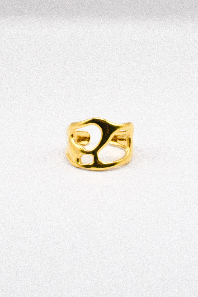 Photo du bijoux :  Bague dorée motifs ondulés #1