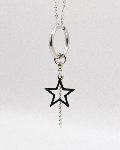 Miniature du produit Mono Boucle d'Oreille en Acier Inoxydable avec Chaîne et Étoile Ajourée #2