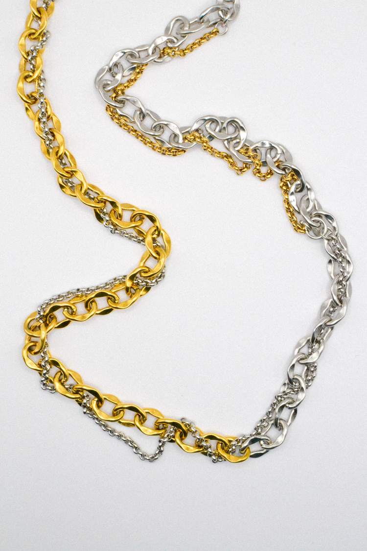 Photo du bijoux :  Collier Genderless Bicolore en Acier Inoxydable – Chaînes Dorées et Argentées, Longueur 53 cm #3