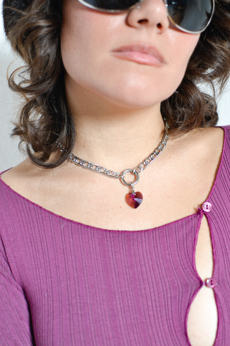 Photo du bijoux :  Collier chaîne maille gourmette limée et coeur PureCrystal violet #3