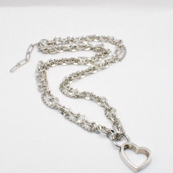 Photo du bijoux :  Collier long genderless double chaîne pendentif coeur en argent - Pièce Unique