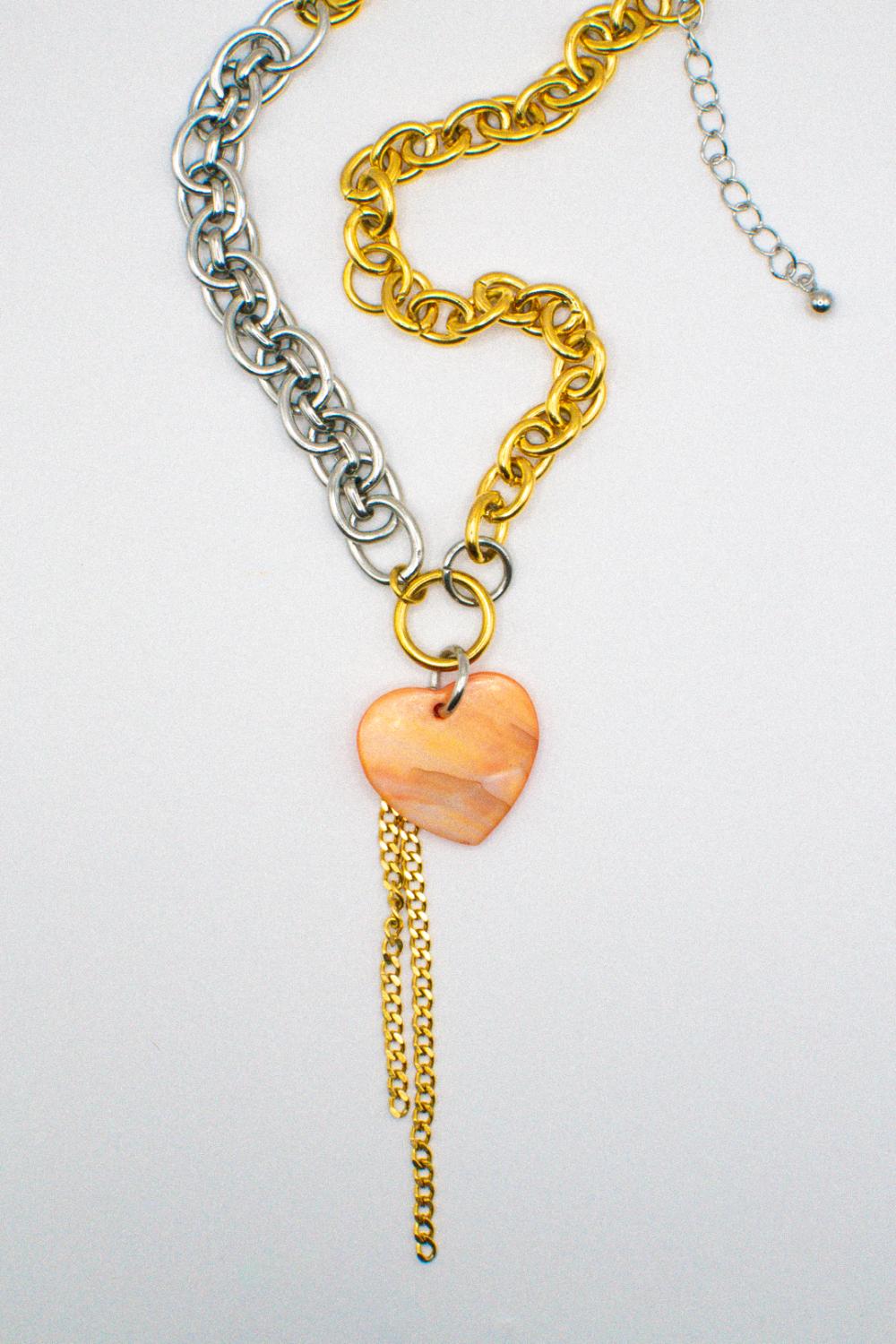 Photo du bijoux :  Collier “Solène” – Cœur Nacré & Chaînes Bicolores #5