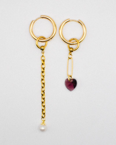 Miniature du produit Boucles d’oreilles asymétriques « Goldrush » - Acier inoxydable doré, cœur en cristal et perle #1