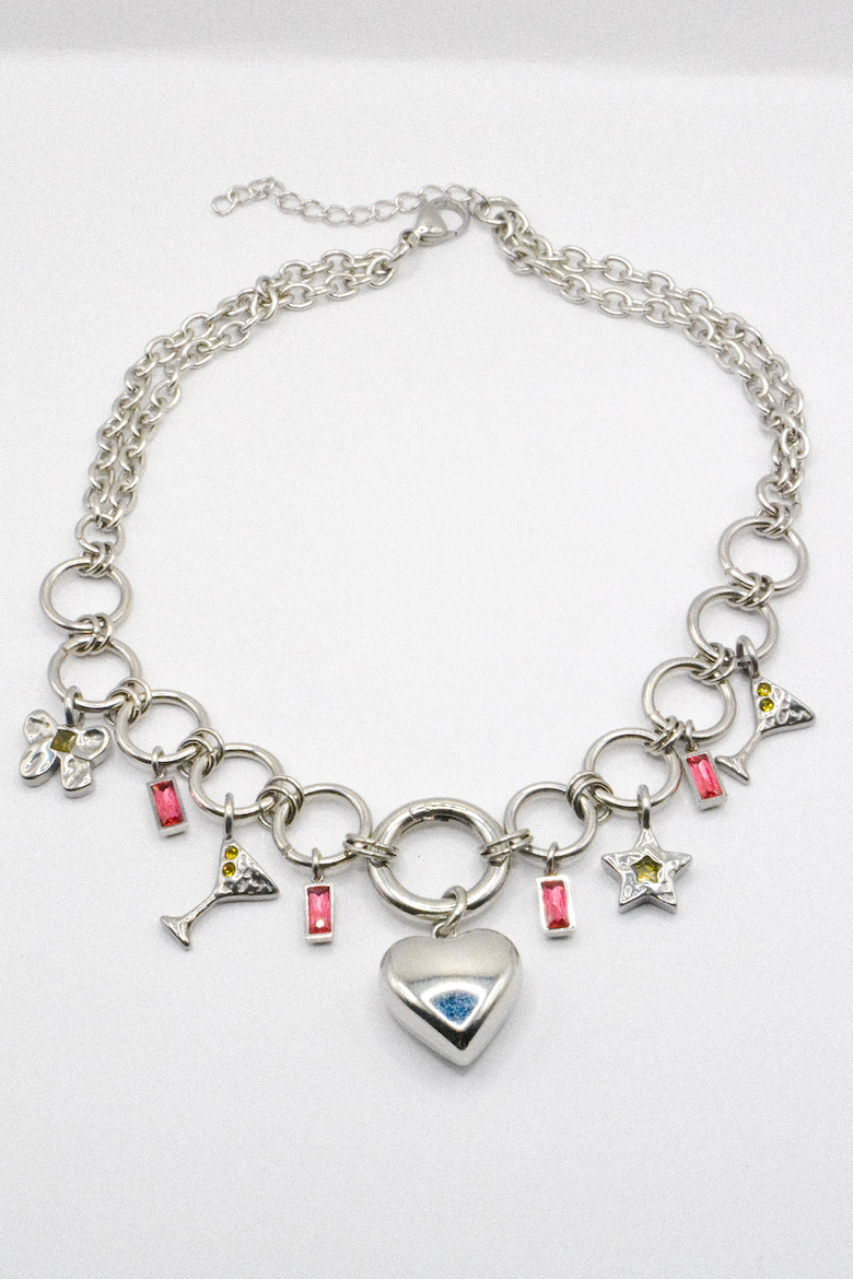 Photo du bijoux :  Collier “Party Girl” – Charms cœur & cocktail en acier argenté #3