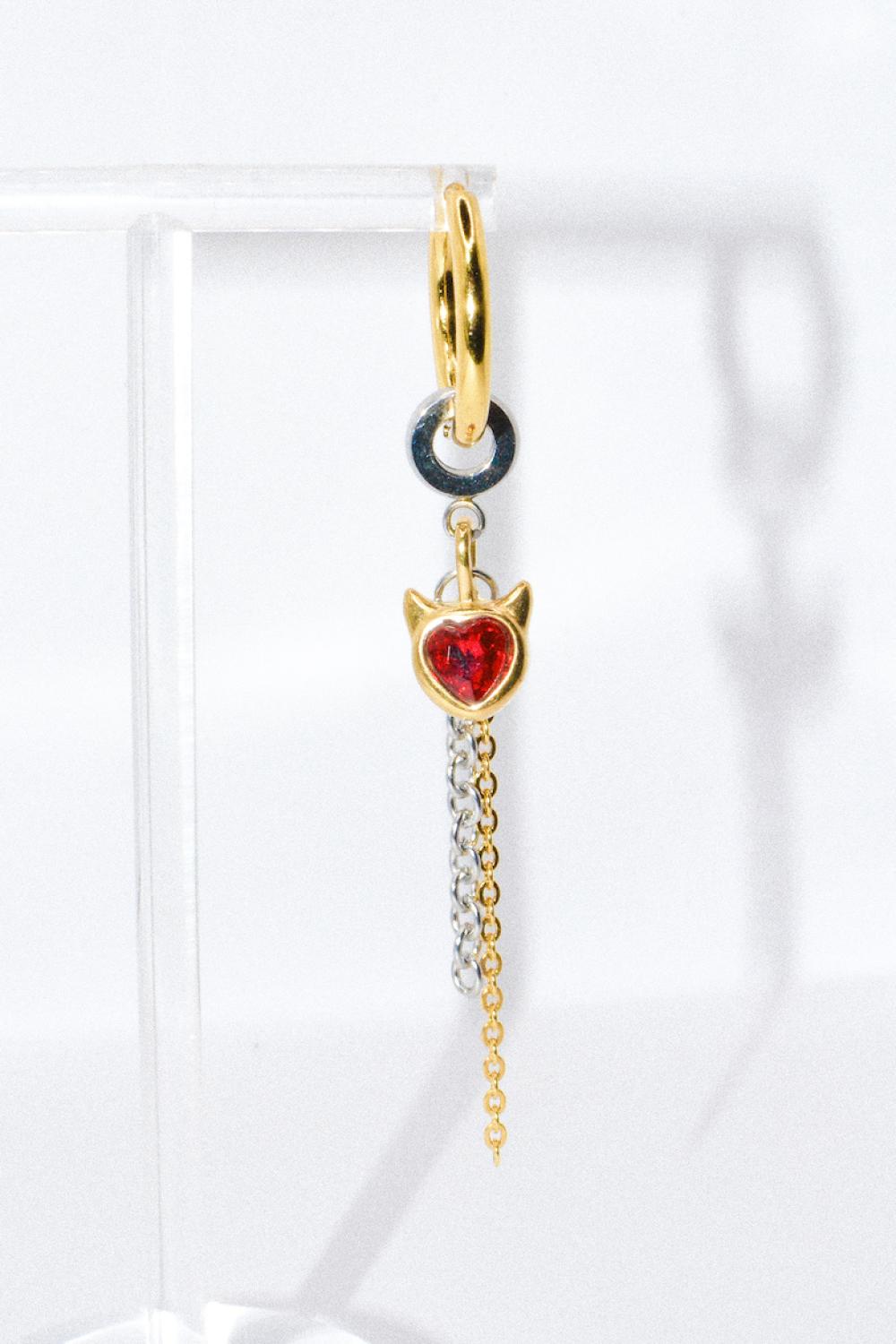 Photo du bijoux :  Mono-boucle "Sweet Sin" - acier inoxydable doré avec coeur rouge #2